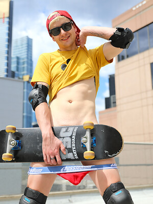 Naked out on the roof with Aussie boy Nate