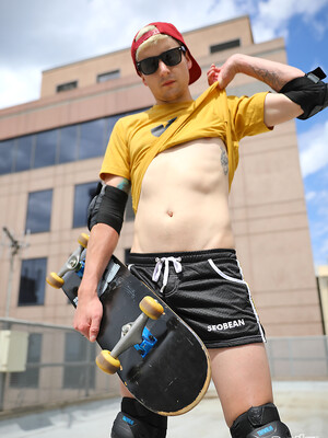 Naked out on the roof with Aussie boy Nate