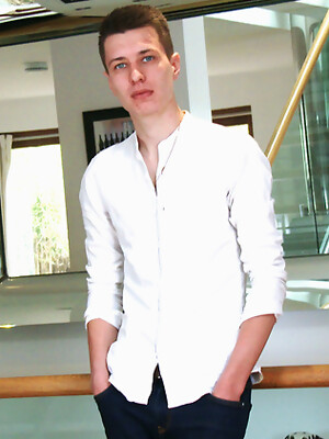 Tall Young & Lean Zack Hanson Wanks his Long Uncut Cock & Pumps his Hole with a Dildo!