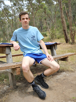 Road trip with hung Aussie boy Brad Hunter