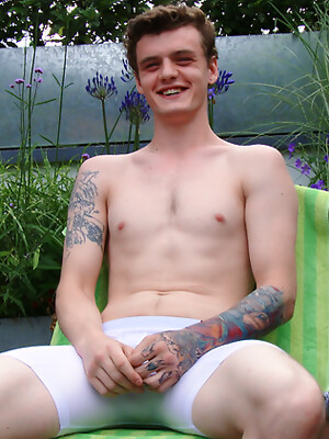Straight Young Boxer Kieran Wanks his Thick Uncut Cock & Shoots his Load!