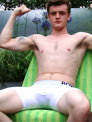 Straight Young Boxer Kieran Wanks his Thick Uncut Cock & Shoots his Load!