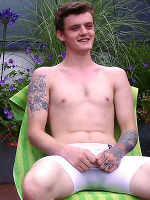 Straight Young Boxer Kieran Wanks his Thick Uncut Cock & Shoots his Load!