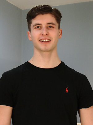 Straight Young Athletic Ryan's 1st Ever Man Wank & Shoots a Big Load of Jizz!