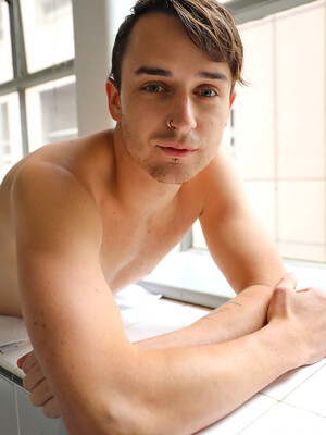 Aussie boy Nate Anderson's first nude shoot