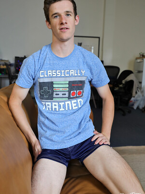 Aussie boy Brad Hunter showing off his thick tool