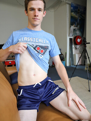 Aussie boy Brad Hunter showing off his thick tool