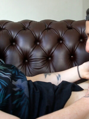 Aussie boy Cody James is hooking up with Andy Samuel