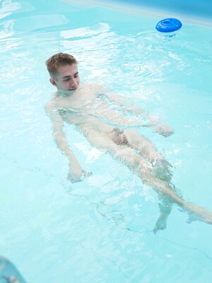 Skinny twink Dominik Black solo