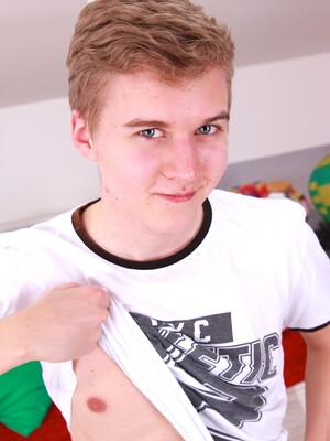 Logan Lech twink solo