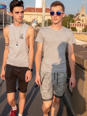 Skinny twinks  Jesse Evans and Johnny Polak love bareback anal