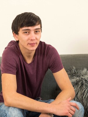 Twinks Alvaro Rivers jack off