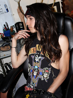 Rocker Dude With a Thick Dick