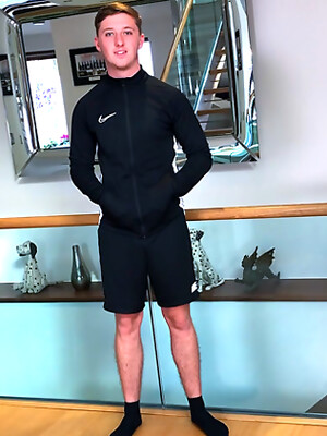 Young Straight Lad Noah Shows off his Body