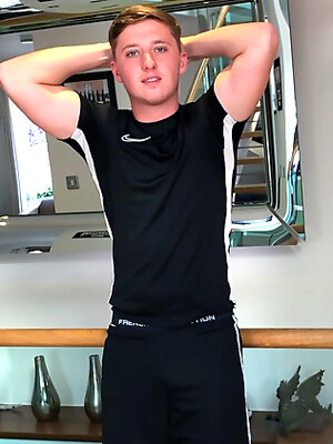 Young Straight Lad Noah Shows off his Body