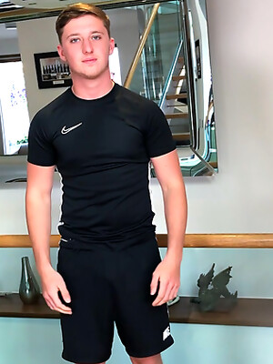 Young Straight Lad Noah Shows off his Body