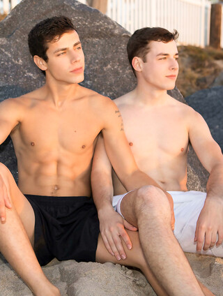 Freddy seduces Kaleb on a beach and takes him inside to fuck his asshole