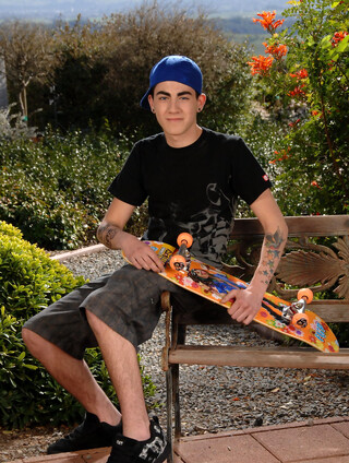 Sweet twink skater boy with sexy blue eyes Rad Mathews shows his dick and ass
